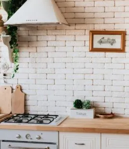 Como decorar bancada de cozinha com estilo e praticidade