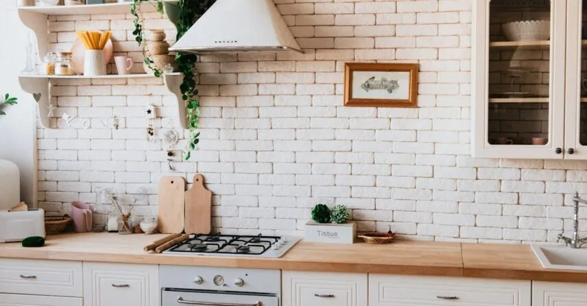Como decorar bancada de cozinha com estilo e praticidade