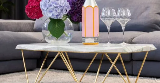 Transforme sua sala: como decorar mesa de centro com estilo