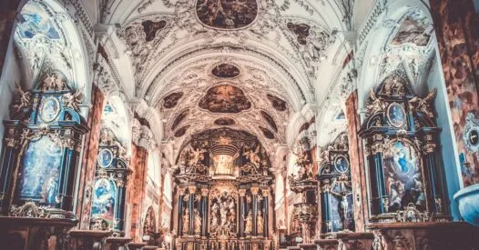Como deixar o interior da igreja acolhedor e convidativo