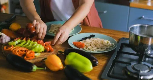 Alimentos ultraprocessados já respondem por 23% das calorias da dieta no Brasil